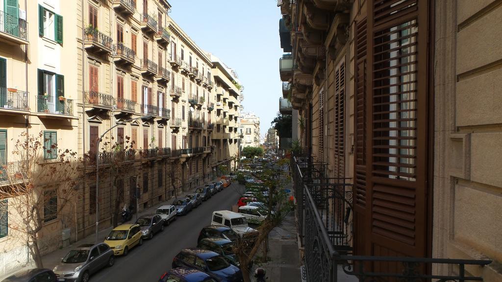 Bb Essenze Bed & Breakfast Palermo Exterior foto