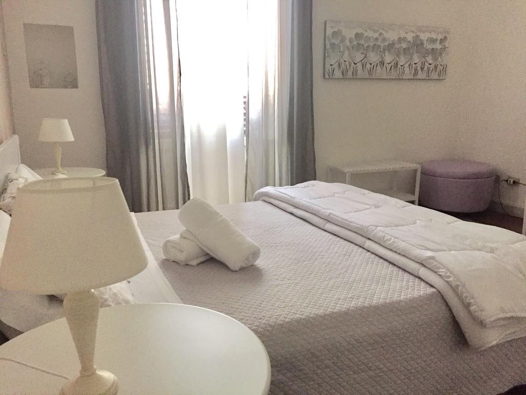 Bb Essenze Bed & Breakfast Palermo Exterior foto